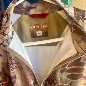 WOMEN'S KRYPTEK CAMO HUNTING TOP NWT SIZE XL